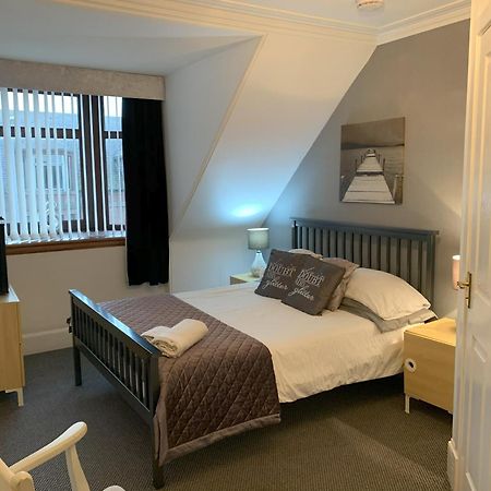 Abbey Guest House Питърхед Екстериор снимка
