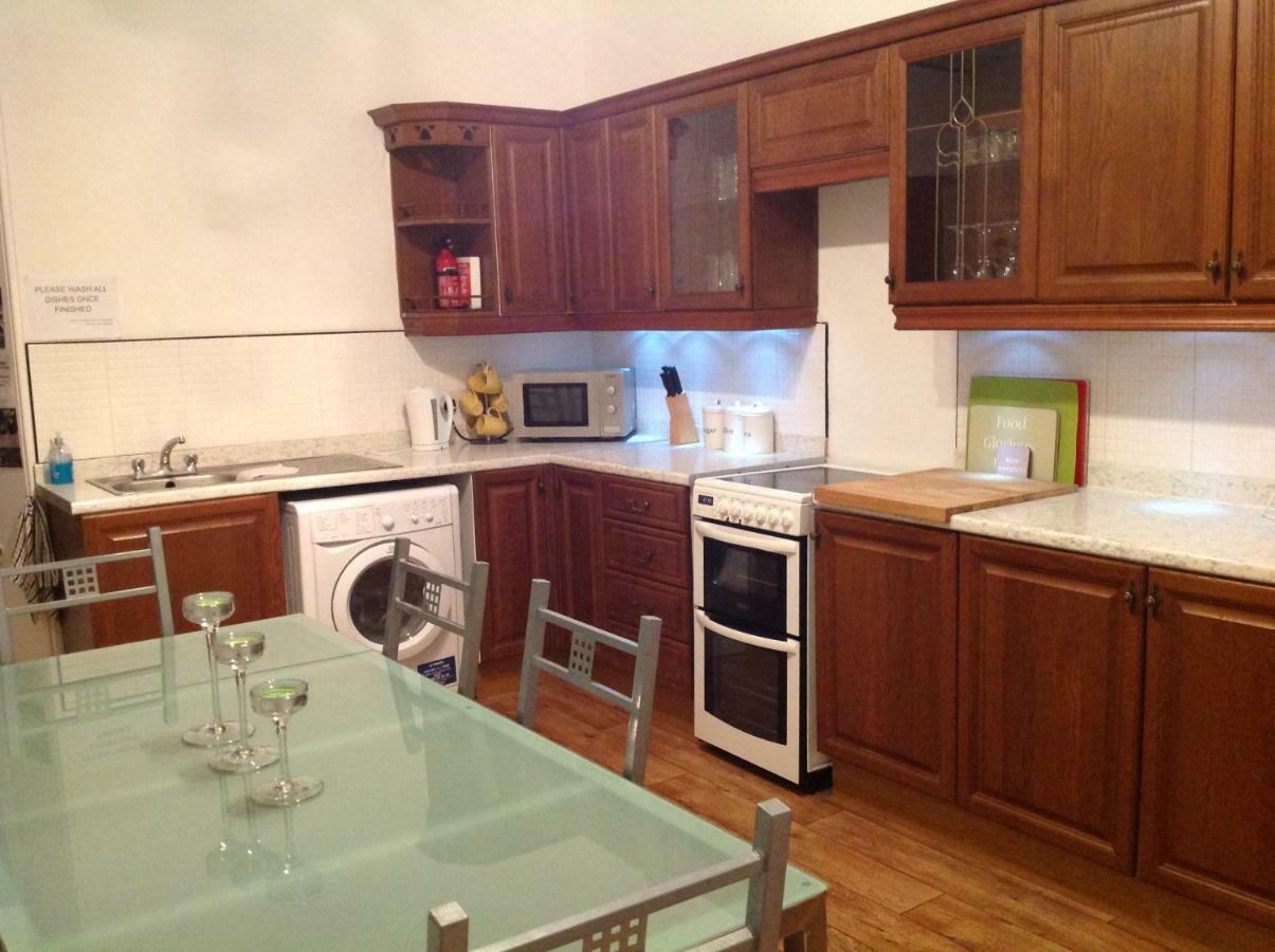 Abbey Guest House Питърхед Екстериор снимка
